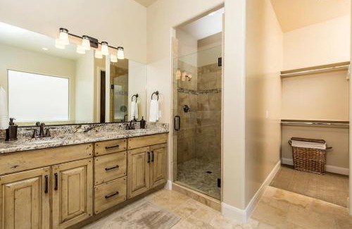 Hurricane House | Private Pool-Pickleball-4 King Suites-Sleeps 28 - Sand Hollow Springs