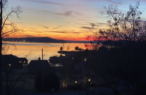Guntersville Apartment | PRIVATE POOL/View/Guntersville/On Prestigious Buck Island 3BR/2BA.