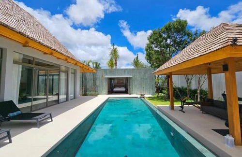 Thep Kasattri Villa | Private pool villa 3 Bed, 3 Bath near airport
