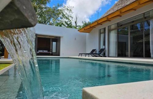 Thep Kasattri Villa | Private pool villa 3 Bed, 3 Bath near airport