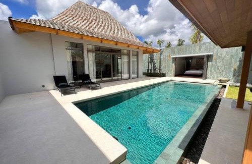 Thep Kasattri Villa | Private pool villa 3 Bed, 3 Bath near airport