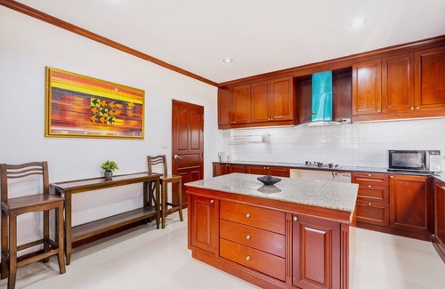 Talat Yai Villa | Private Pool Villa Free Airport Transfer.