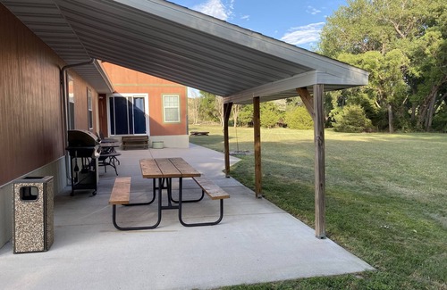 Lemoyne House | Private property “A Wave From it All”. 2 minutes from the beach!