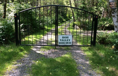 Forks Cabin | Private,Quiet,cabin,on 27 acres,w/trails. near the Hoh Rain Forest Nat' l Park.