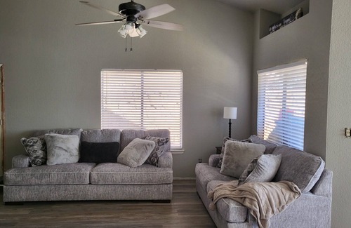 El Paso House | Private, Quiet & Cozy *2BR/1BA *Owner Managed *Sleeps 5 *Fully Remodeled