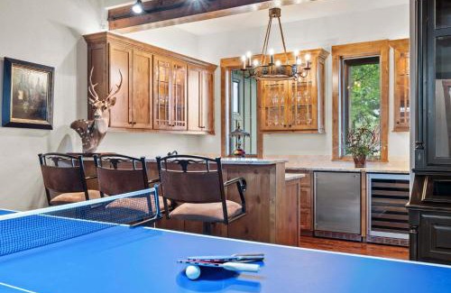Bergheim House | Private Ranch - Pool,Ping Pong,Yoga,Weddings,Games