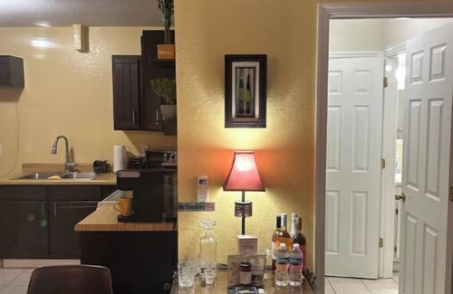 Campbell House | Private Ranch Style Suite Enourmous Yard