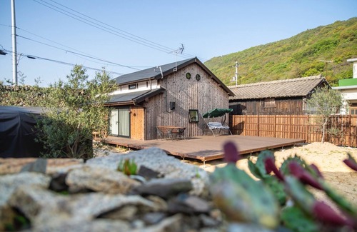 Shiyu-jima District House | Private rental of an old house on a remote island /Takamatsu Kagawa