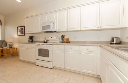 Lucaya Condo | Private Retreat In Resort-Style Gated Community! Heated Pool! Close to Shops, Dining & Beaches!