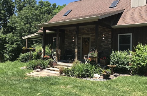 Pilot Grove House | Private Retreat On 100 Acres -Outdoor HOT TUB. Reconnect with nature.