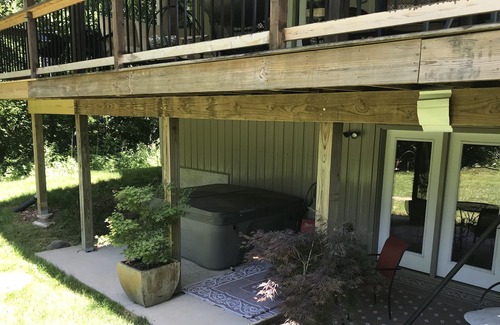 Pilot Grove House | Private Retreat On 100 Acres -Outdoor HOT TUB. Reconnect with nature.