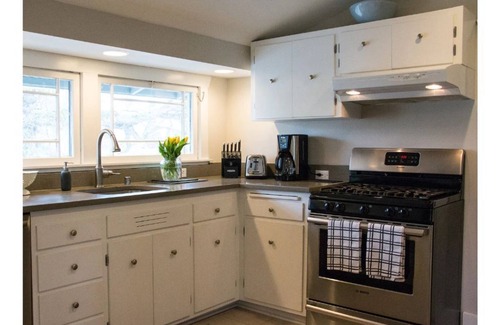 Queen Anne Apartment | Private retreat on historic Queen Anne Hill
