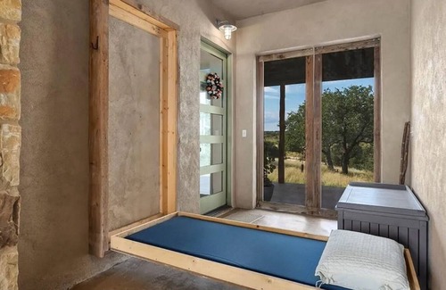 Johnson City House | Private River Access on 11 acres + Wine Country + Dark Skies