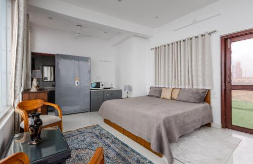 Jakh Apartment | Private Room 1 BR Enclosing the mountains