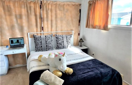 Browns Bay Resort | Private room ∙ 1 guest