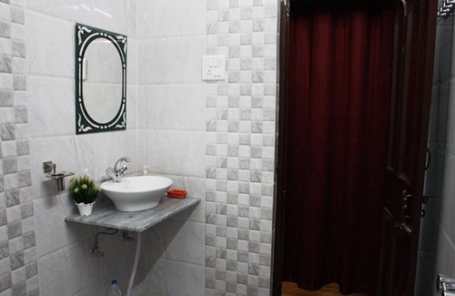 Varanasi Resort | Private room ∙ 4 guests