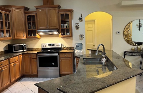 Town 'n' Country House | Private Room “A” with Private Full Bathroom in Central Tampa