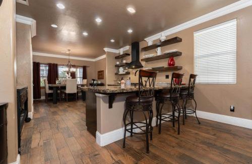 Tulare House | Private Room in a 3 Bedroom home in Tulare CA