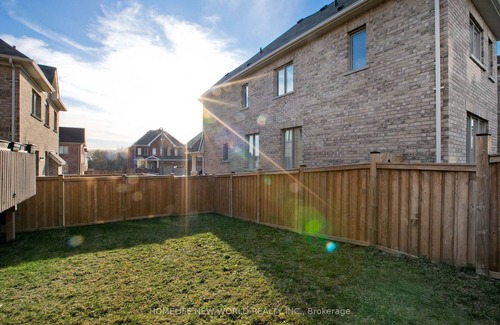 Durham Region House | Private room in a guest house