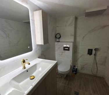 Kalamaria House | Private Room In a Shared Flat