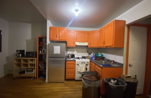 Bay Ridge Apartment | Private room in Brooklyn,1 minute to subway close to everything.