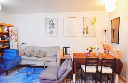 Bay Ridge Apartment | Private room in Brooklyn,1 minute to subway close to everything.