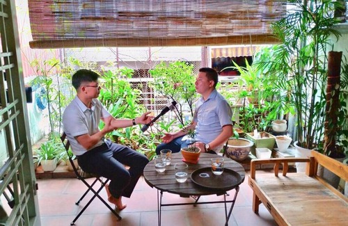 Hang Trong House | Private Room In Hanoi Old Quarterbalconyen-suite