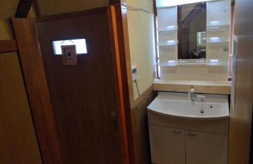 Isinomaki House | Private Room in Japanese Vintage House 民家の一室 Smoke Free, Free Parking Good to Travel for Tashiro Cats Island no1