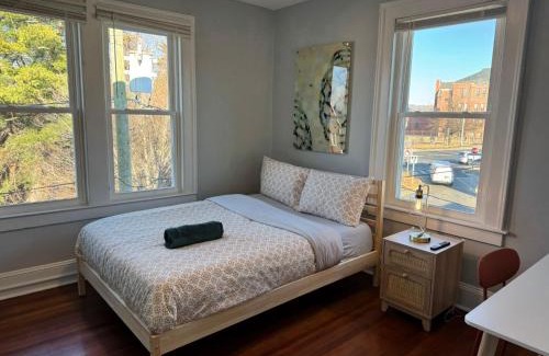 Middletown House | private room in middletown 4 minute to wesleyan univ