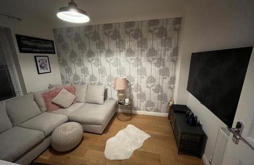 Aberdeen House | Private room in residential house