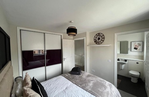 Aberdeen House | Private room in residential house
