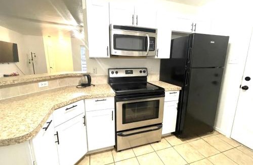 Dallas House | Private room near downtown