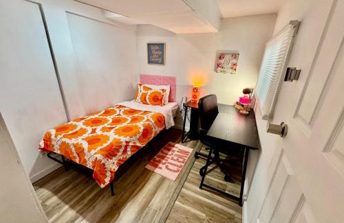 Rainier Valley House | Private Room on the 1st Floor with Shared Bathroom near Airport and Downtown Seattte