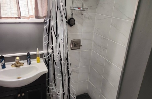 Lawrenceville House | Private room & Private Bathroom in home