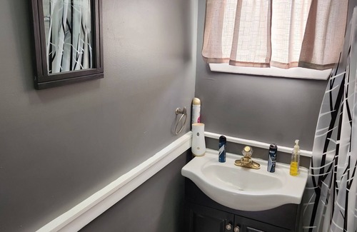 Lawrenceville House | Private room & Private Bathroom in home