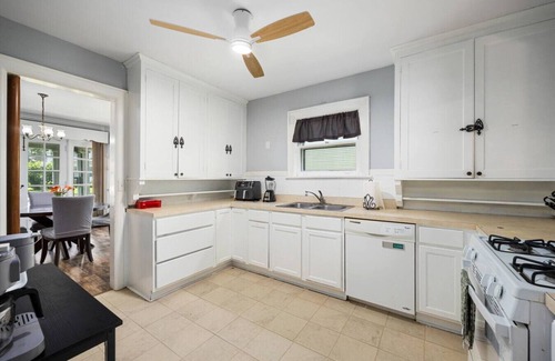 Peoria House | Private Room w/Full Daybed | Clean, Cozy & Quiet