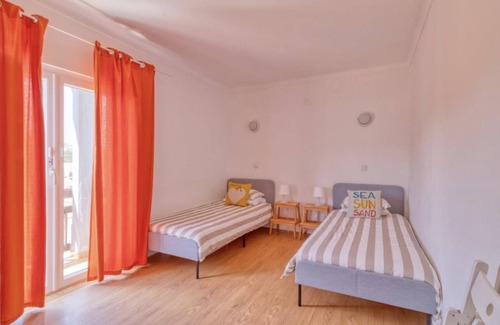 Sao Pedro de Muel Cabin | Private Room With Balcony sea View Private Bathroom