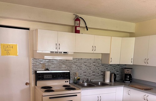 Central Okanagan House | Private Room with Lake View | Walking distance to Wood Lake