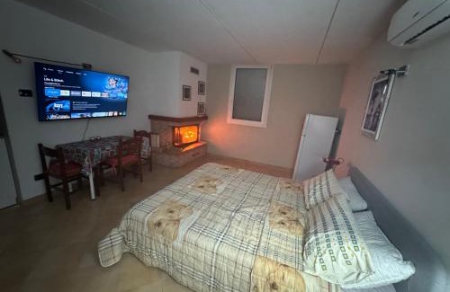 Montesiro House | Private room with independent entrance