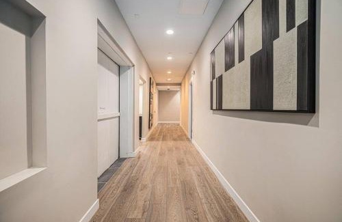 Bradenton House | Private Room with Kitchen & Bath 3