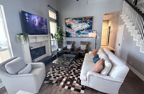 Medical Center District House | Private Room with Private Bathroom in Shared Home – Near Downtown & Hospital