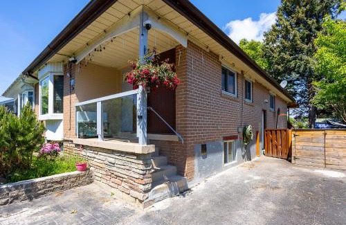 Pickering House | Private room with TVnetflix and free parking