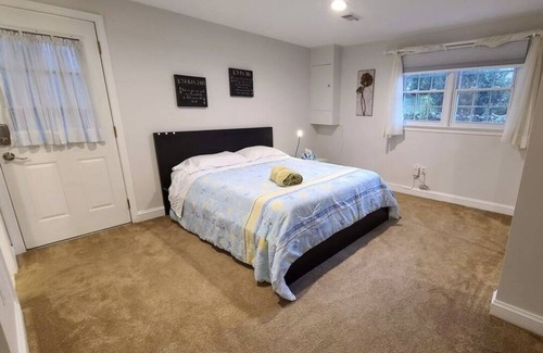 Fairland House | Private room with it own entrance and full bathroom