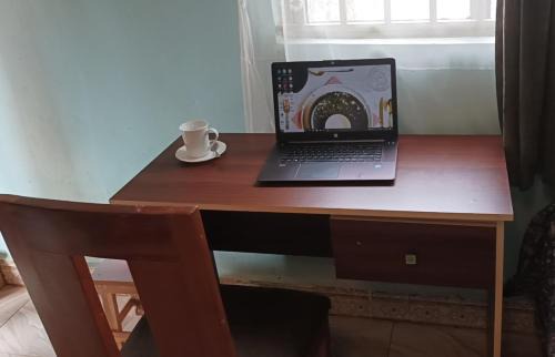 Kampala Bed & Breakfast | Private room wz full DStv Package, Patio & Kitchenette