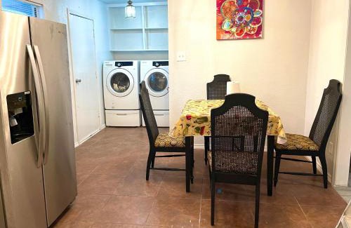 Dallas House | Private room5 near downtown