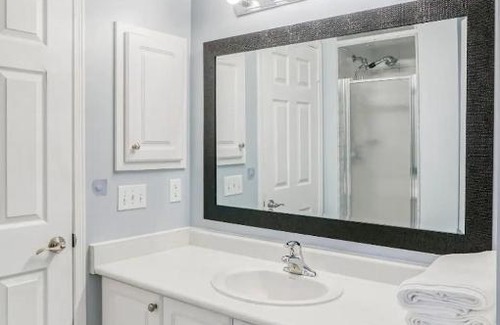 Halton Regional Municipality Bed & Breakfast | Private Rooms - BnbbookingCA Milton