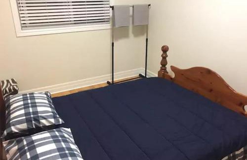 Jane and Finch House | Private Rooms, Free Parking, Full Kitchen, Best Prices in Town- York University Heights