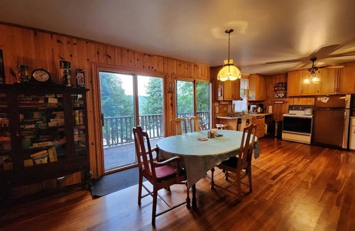 Minden Cottage | Private Rustic Lodge w/Lakefront Views