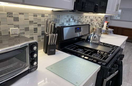 West Los Angeles House | Private, safe,Guest House-Westside Location! In our family 50 Years as a rental