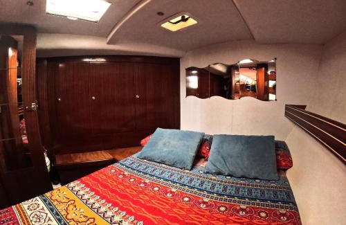 Carti Tupile Boat Rental | Private Sailingboat for two people